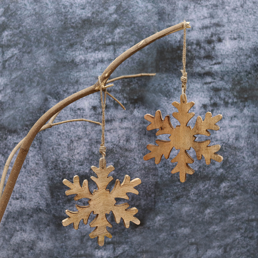 HAND-CARVED SET OF SNOWFLAKE