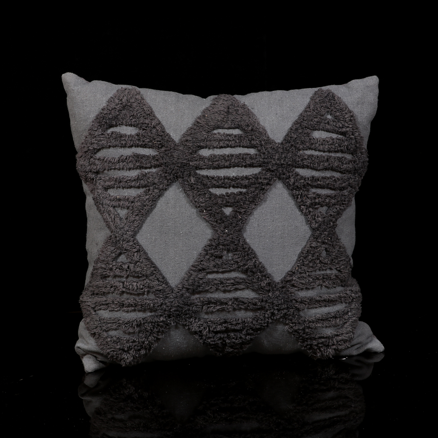 TUFFTED DIAMOND PATTERN PILLOW FILLED WITH STRIPE