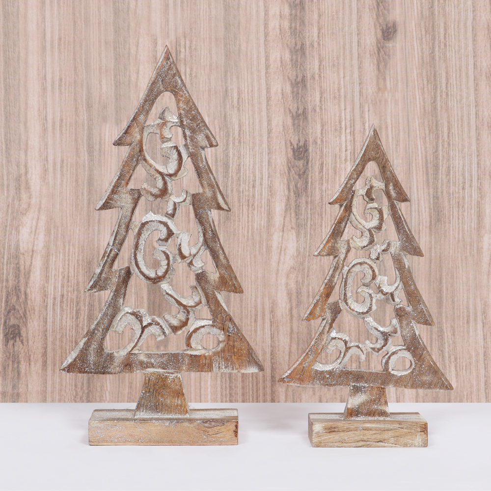 HAND-CARVED SET OF CHRISTMAS TREE
