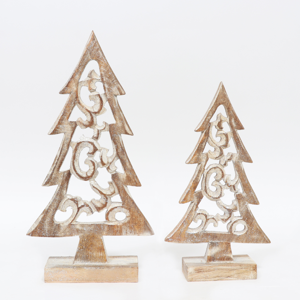 HAND-CARVED SET OF CHRISTMAS TREE